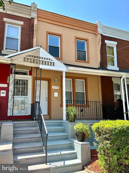 4044 Cambridge St, Philadelphia, PA 19104