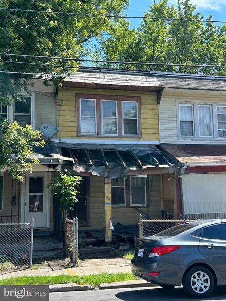 82 Vine St, Trenton, NJ 08638