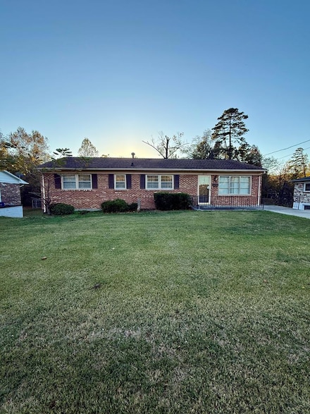 1232 Pumpkin Creek Ln, Danville, VA 24541