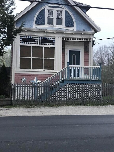 8 Main St, Cherryfield, ME 04622