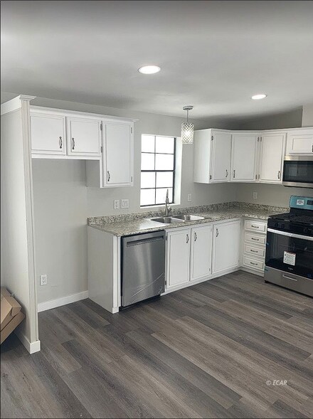 466 Castlecrest Dr, Spring Creek, NV 89815
