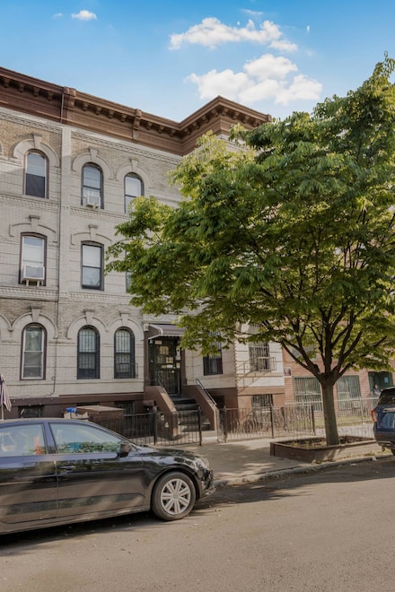 898 Hancock St, Brooklyn, NY 11233