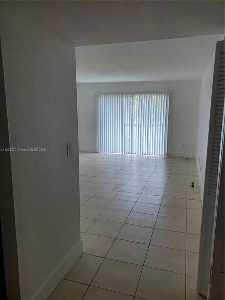 15225 NE 6th Ave Unit B209, Miami, FL 33162