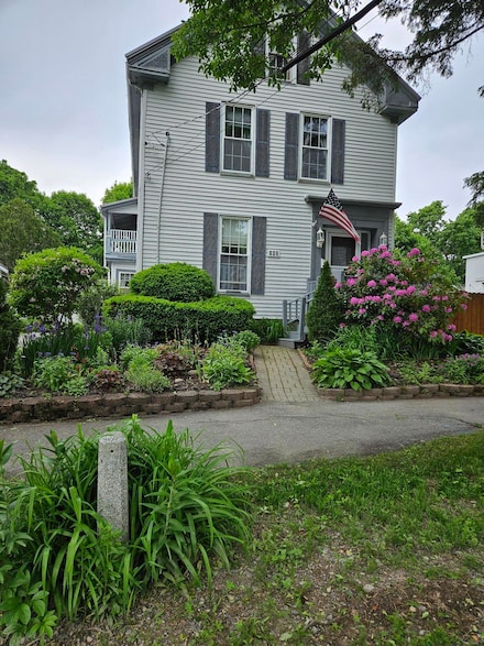 103 4th St, Bangor, ME 04401