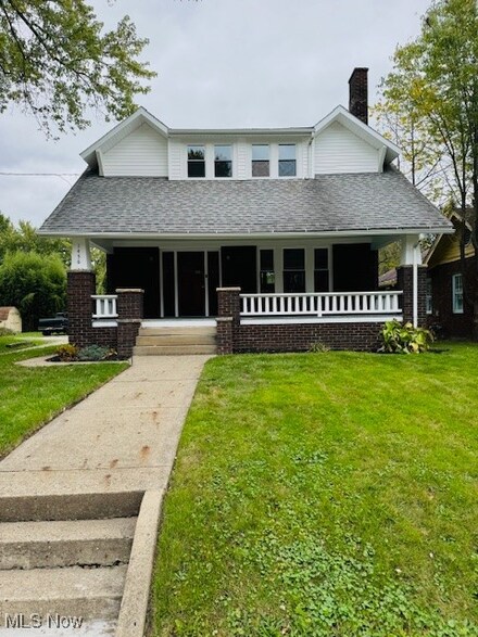 1456 S Arch Ave, Alliance, OH 44601