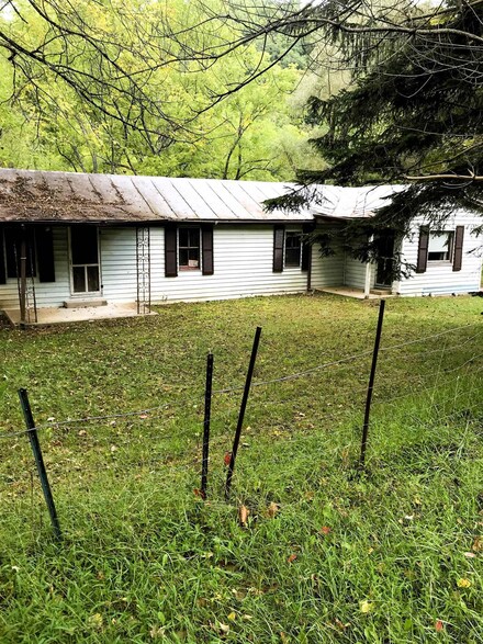 9358 Jackson River Rd, Monterey, VA 24465