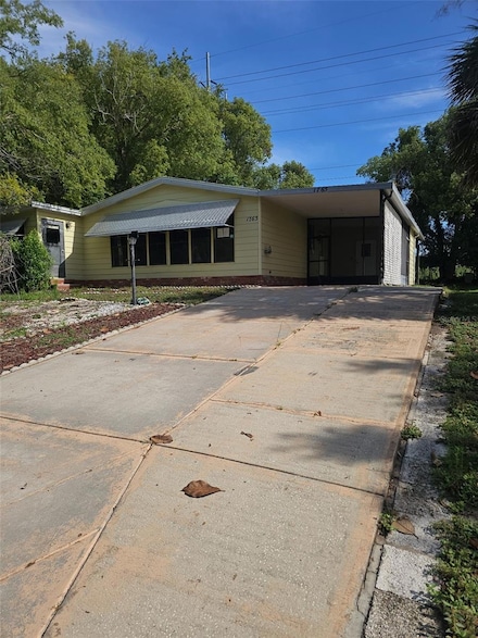 1765 W Schwartz Blvd, Lady Lake, FL 32159