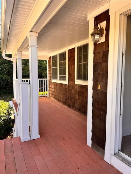 33 Starr Dr W, Narragansett, RI 02882