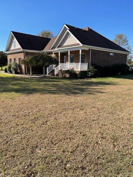 5477 Jan Hall Rd, Cape Charles, VA 23310