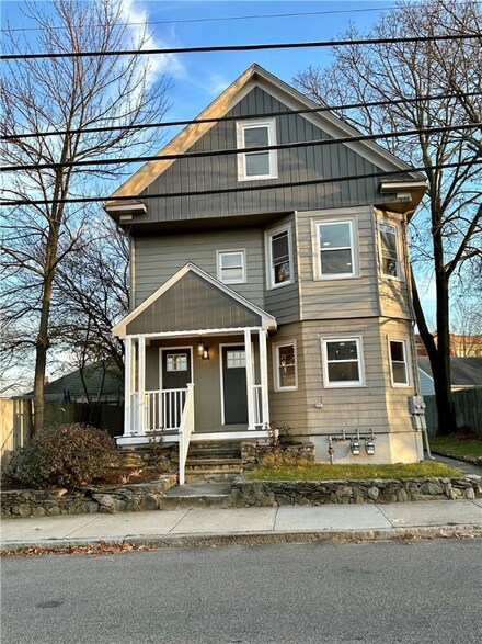 208 Pontiac Ave, Cranston, RI 02910