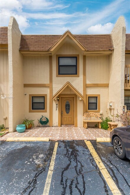 3900 SW 52nd Ave Unit 403, Hollywood, FL 33023