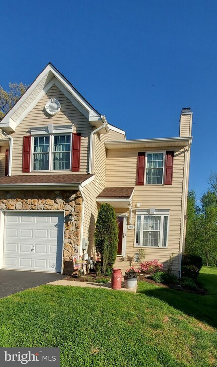 1011 Andrew Way, Royersford, PA 19468