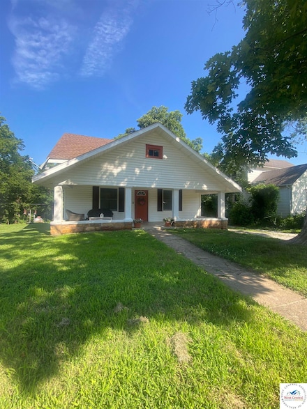 330 2nd St, Osceola, MO 64776
