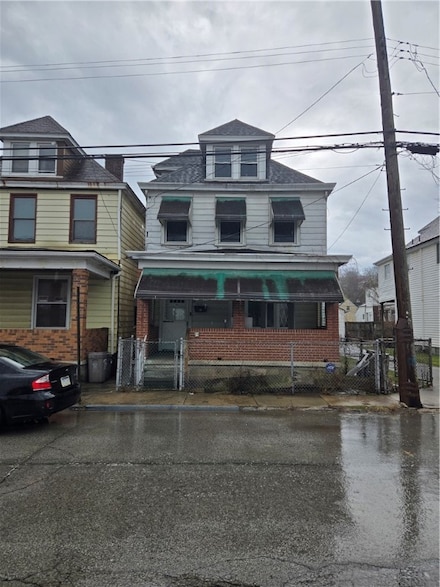 75 Rosamond St, Mc Kees Rocks, PA 15136