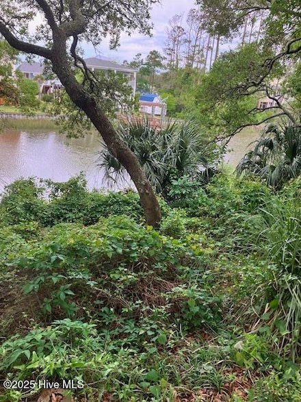 121 SW 13th St, Oak Island, NC 28465