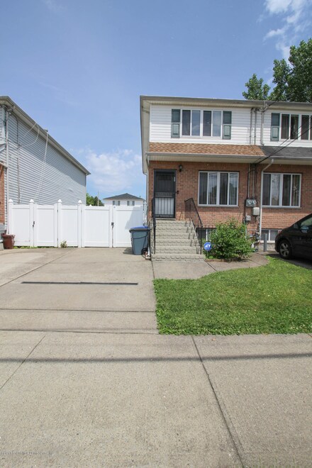 205 Maple Pkwy, Staten Island, NY 10303