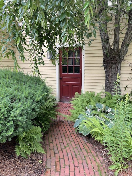 9 Newport Rd Unit 3, New London, NH 03257