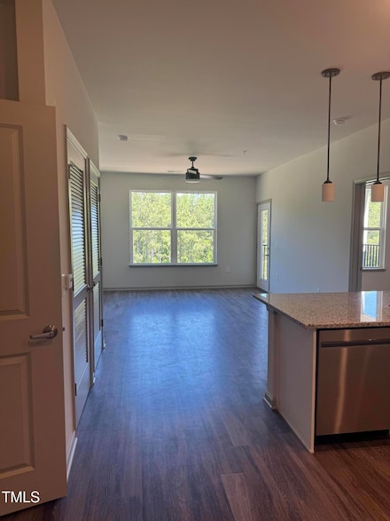 2418 Gathering Square Ct, Fuquay-Varina, NC 27526