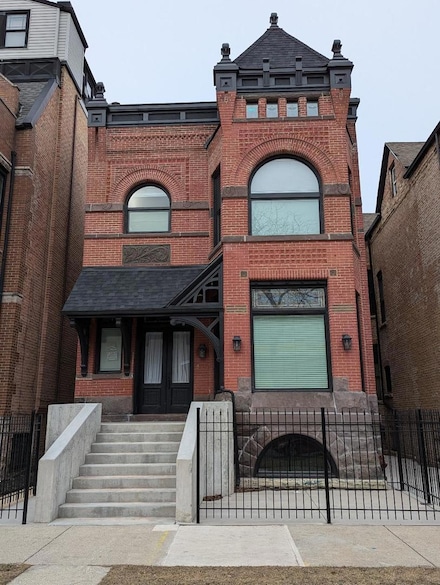 2150 W Monroe St, Chicago, IL 60612