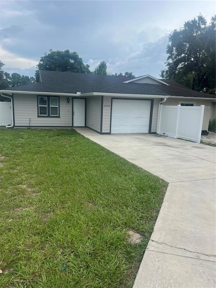 2438 Centennial Blvd, Leesburg, FL 34748