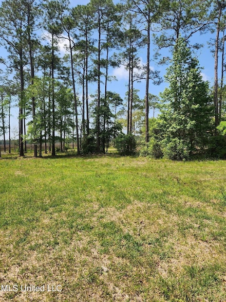 6121 Mary Mahoney Dr, Ocean Springs, MS 39564