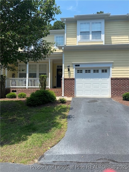 28 Hawk Ridge Dr, Spring Lake, NC 28390