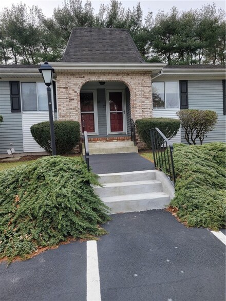 131 Pleasant View Ave Unit 27, Smithfield, RI 02917