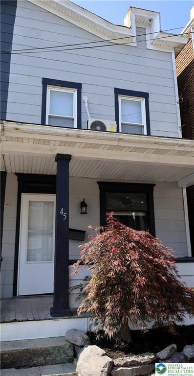 45 E Howard Ave, Coaldale, PA 18218