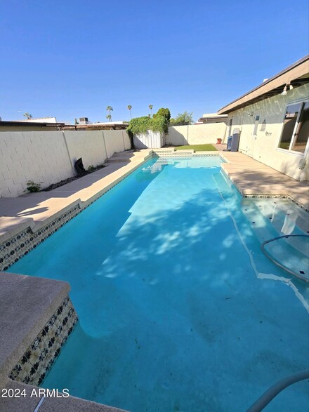 3139 W Mercer Ln, Phoenix, AZ 85029