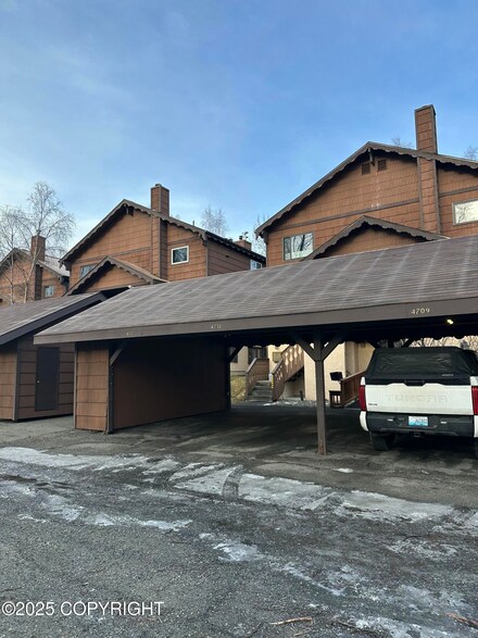 4711 Mills Dr Unit 101, Anchorage, AK 99508