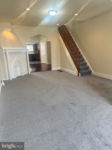1716 Georges Ln, Philadelphia, PA 19131