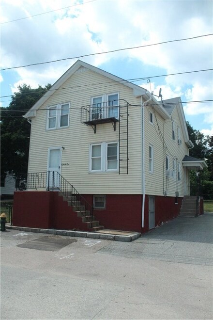 21 Zanfagna St, Johnston, RI 02919