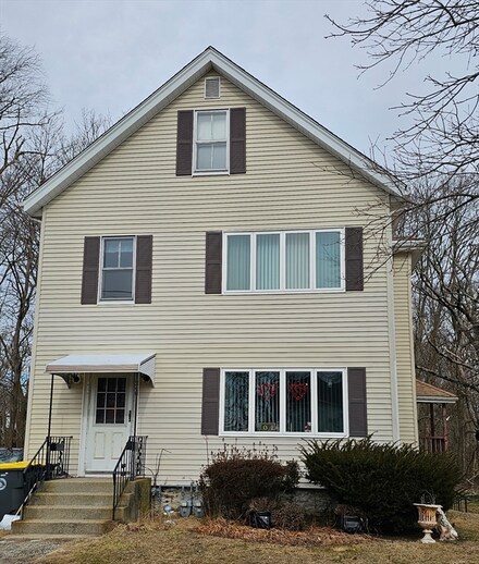 240 Centre St, Somerset, MA 02726
