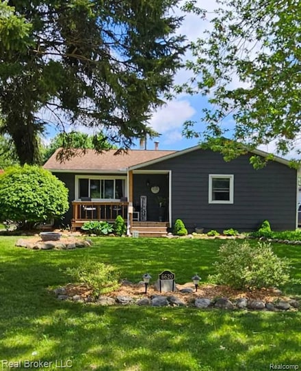 6620 Jefferson Rd, North Branch, MI 48461