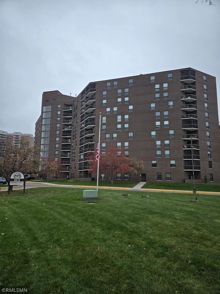 6615 Lake Shore Dr S Unit 902, Richfield, MN 55423