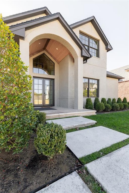 1108 Cumberland Dr, Nichols Hills, OK 73116