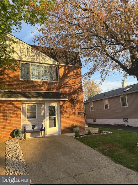 9333 Hegerman St, Philadelphia, PA 19114