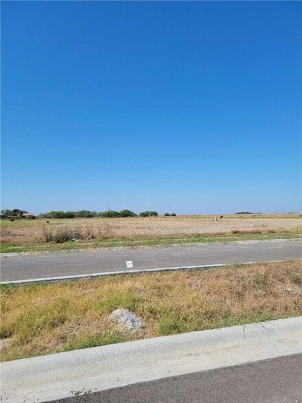 15226 Lake Athens Ave, Corpus Christi, TX 78380