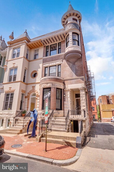 1420 Hopkins St NW, Washington, DC 20036
