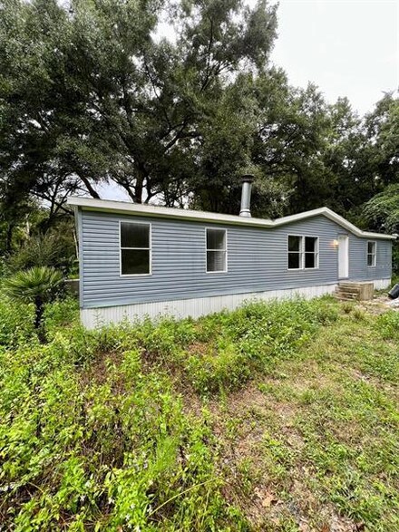 17636 Bosley Dr, Spring Hill, FL 34610