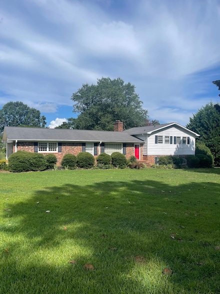 365 Fairlane Dr, Spartanburg, SC 29307