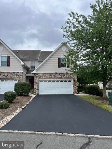 159 Valmore Ct Unit C0204, Pennington, NJ 08534