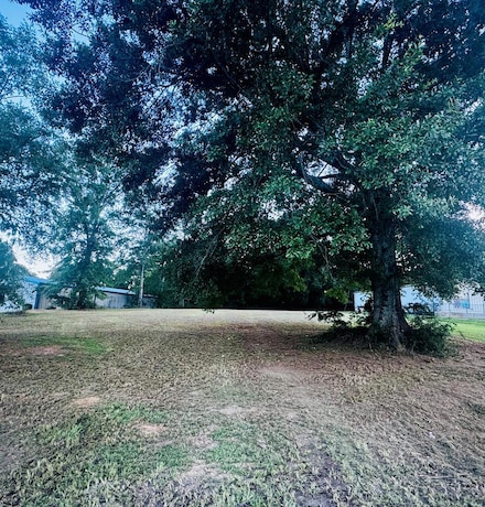 1302 S Main St, Poplarville, MS 39470