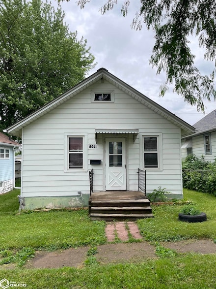 1506 S 10th St, Burlington, IA 52601