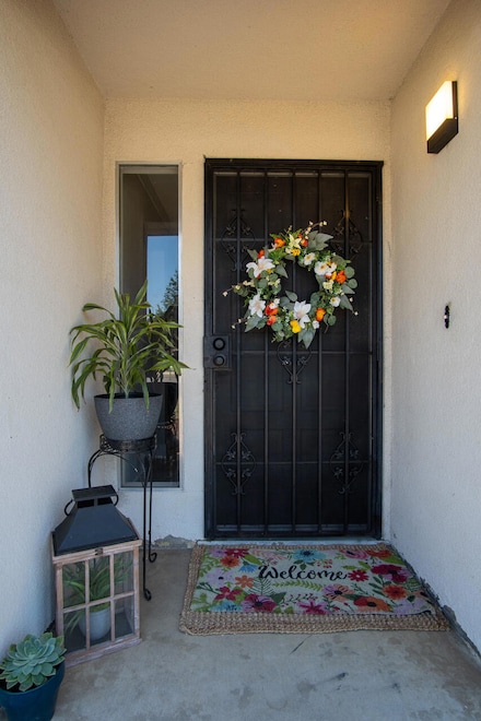 1740 S Burke St, Visalia, CA 93292