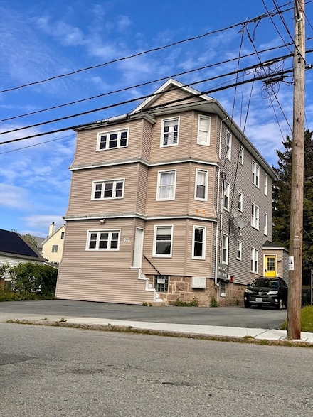 170 King St, Fall River, MA 02724