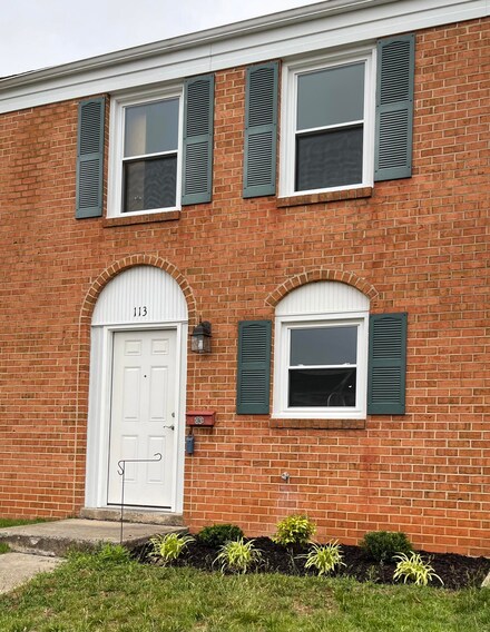 113 Oxford Square, Vinton, VA 24179