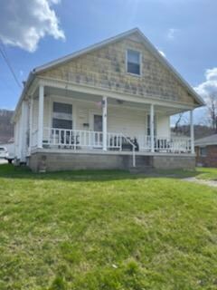 726 N 4th Ave, Paden City, WV 26159