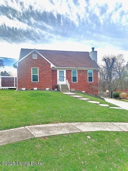 1916 Wickham Way, Louisville, KY 40223