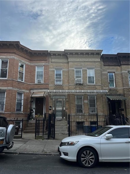 536 46th St, Brooklyn, NY 11220